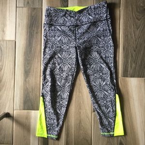 VSX Sport Capris Knockout Leggings